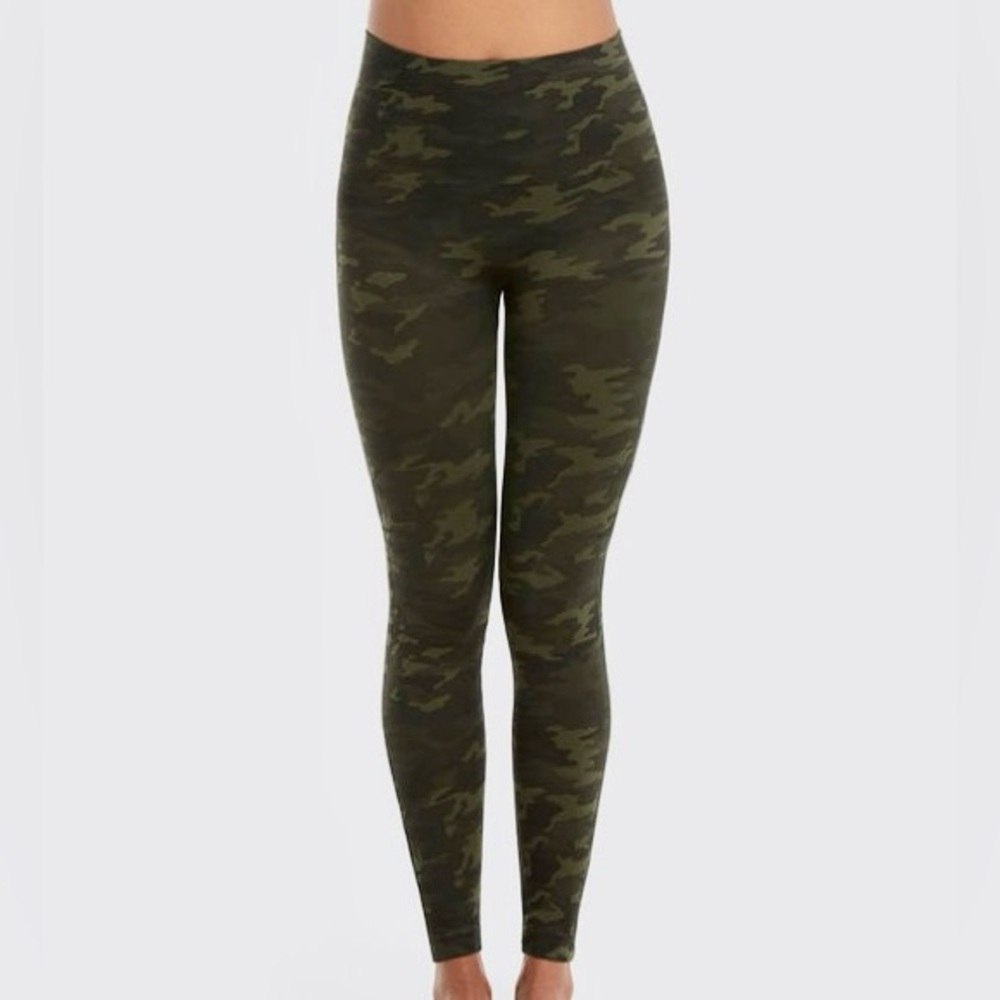 Spanx Look At Me Now Camo Seamless Leggings